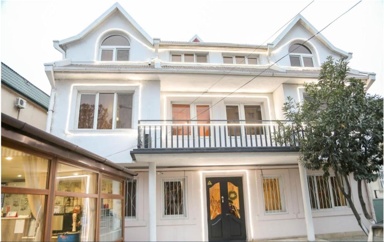 7 Star Bed & Breakfast Tbilisi Exterior photo
